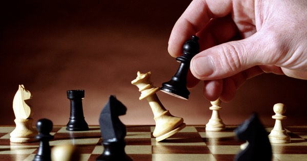 مسابقات بین‌المللی شطرنج جام فجر در آمل آغاز شد