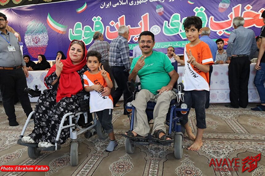 دور دوم انتخابات ریاست جمهوری در صندوق رای شماره ۲۳۶ مسجد شکوهی ساری