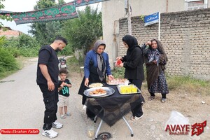 آیین سنتی علم‌گردانی در روستای باریک آبسر ساری/ نذورات مردم در خدمت فرهنگ عاشورایی