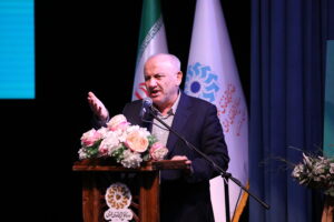 جامعه‌ی کتابخوان در برابر جهل زانو نمی‌زند