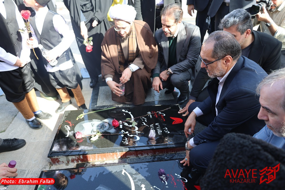 “گلزار شهدای ساری غبارروبی شد؛ پاسداشت یاد شهدا در دهه فجر”